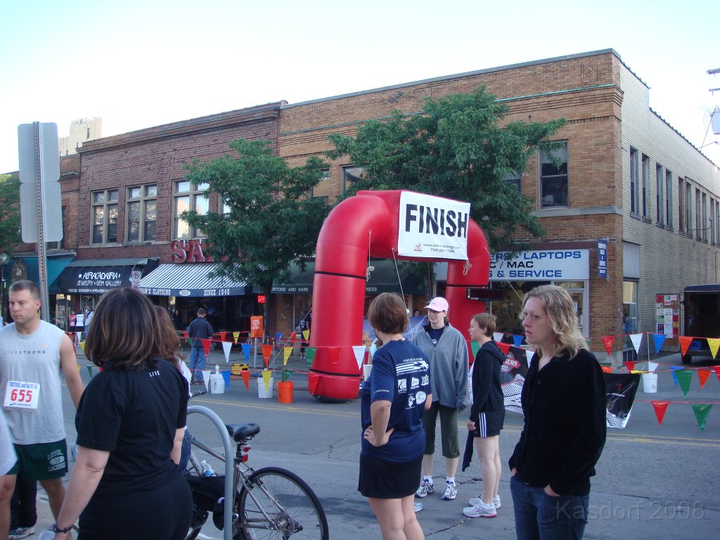 Tortoise_Hare_5K_08 025.JPG - The finish line... will look pretty good in a while!